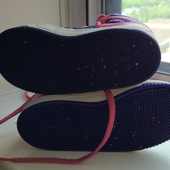 Adidas - Picture 3 of 5